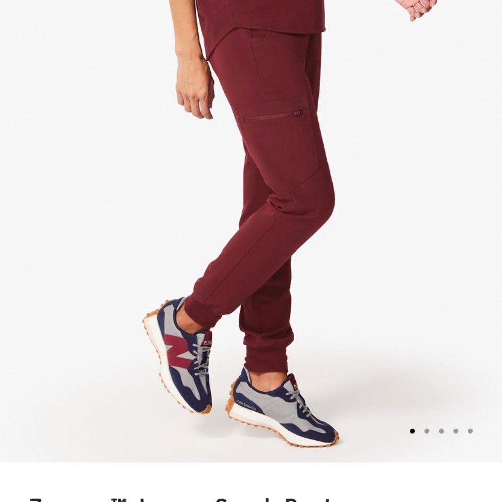 Figs scub pants maroon
